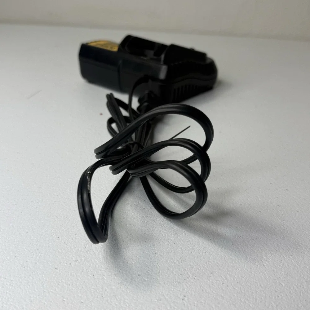 DEWALT DCB115 Lithium-Ion 12v 20v Battery Charger USED
